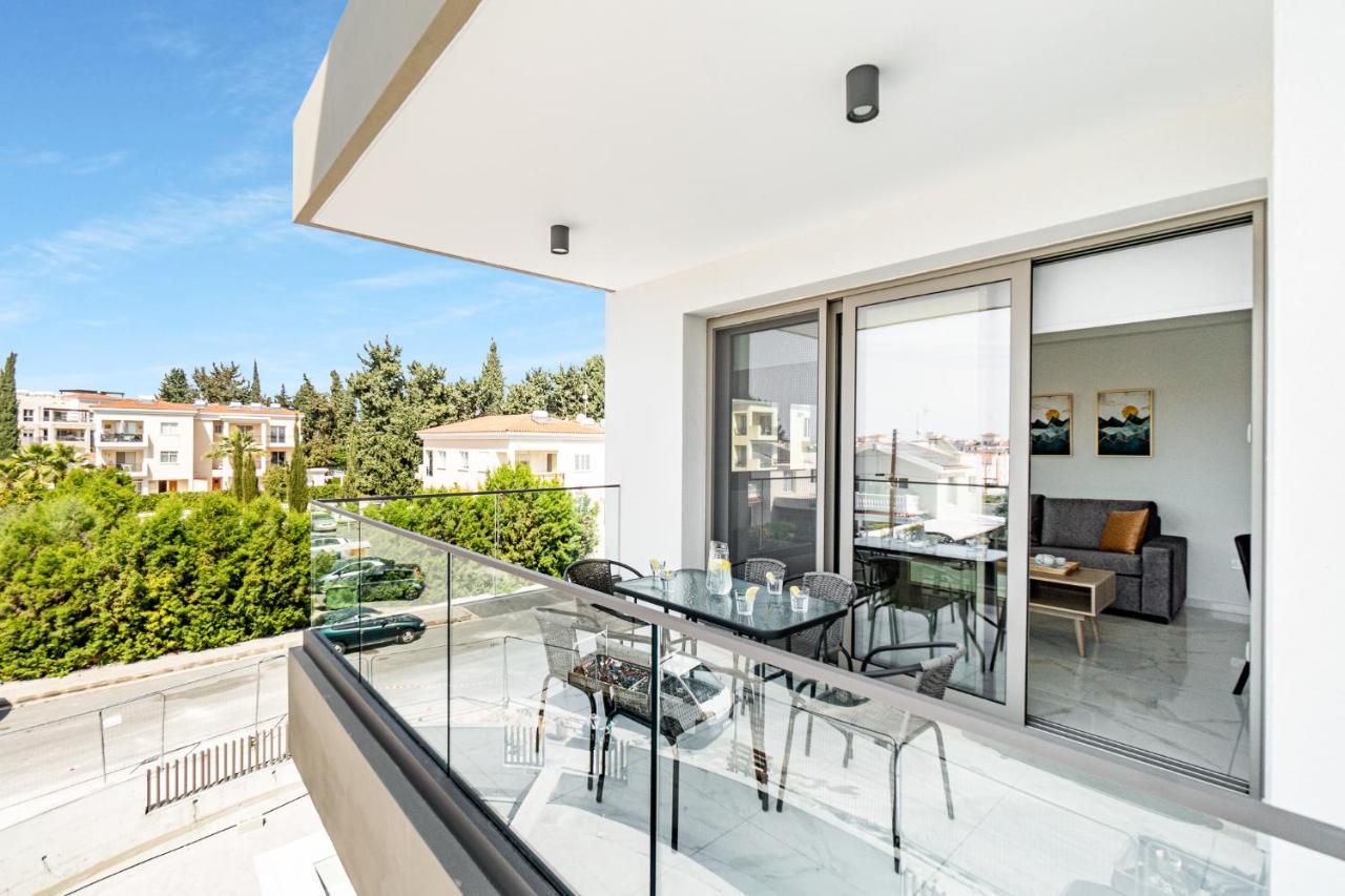 Adolina Apartments By Ezoria Villas Paphos Ngoại thất bức ảnh