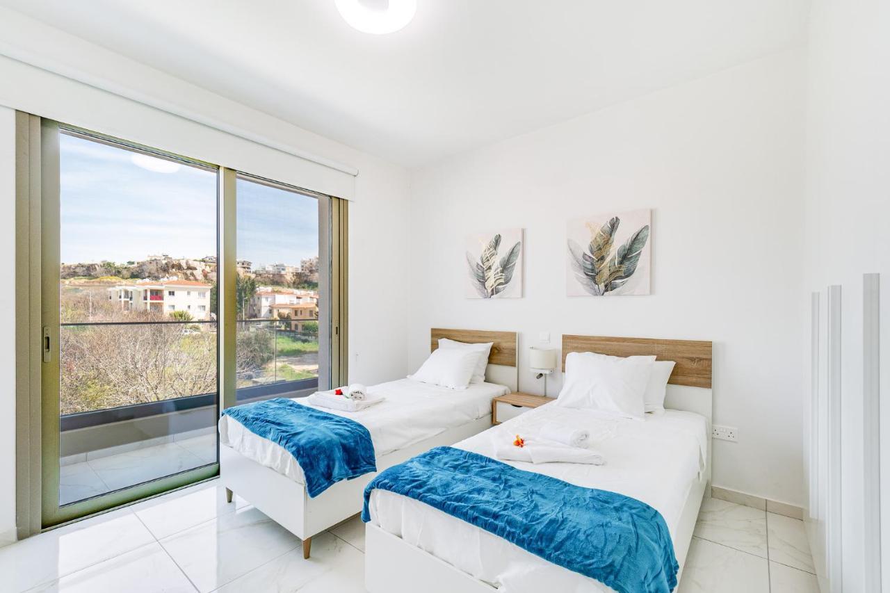 Adolina Apartments By Ezoria Villas Paphos Ngoại thất bức ảnh