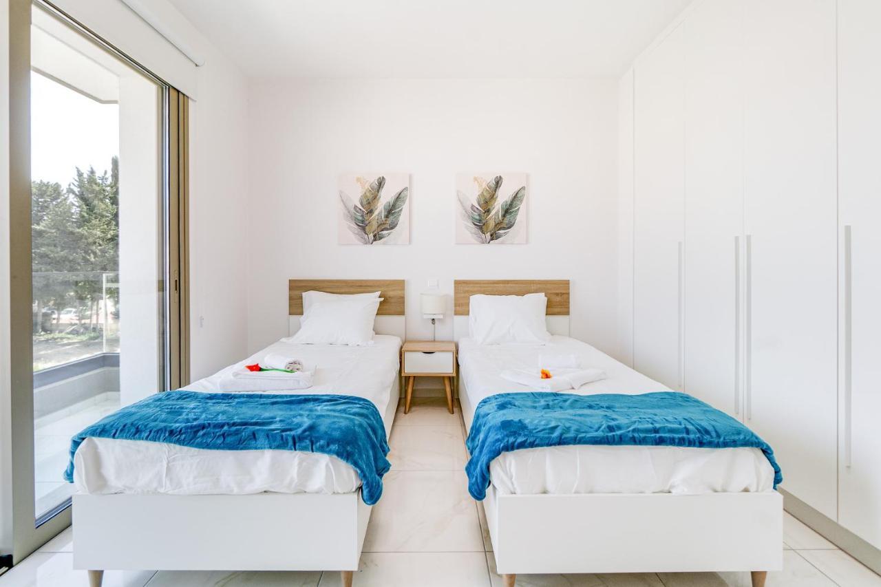 Adolina Apartments By Ezoria Villas Paphos Ngoại thất bức ảnh