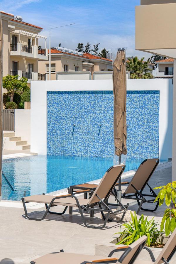Adolina Apartments By Ezoria Villas Paphos Ngoại thất bức ảnh