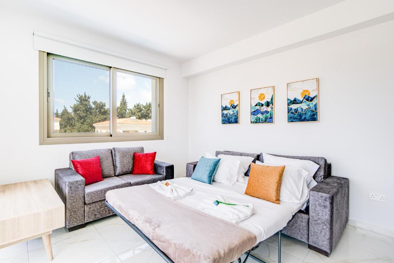 Adolina Apartments By Ezoria Villas Paphos Ngoại thất bức ảnh