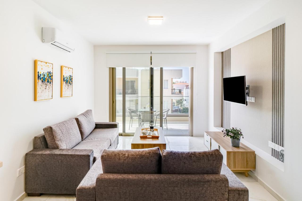 Adolina Apartments By Ezoria Villas Paphos Ngoại thất bức ảnh