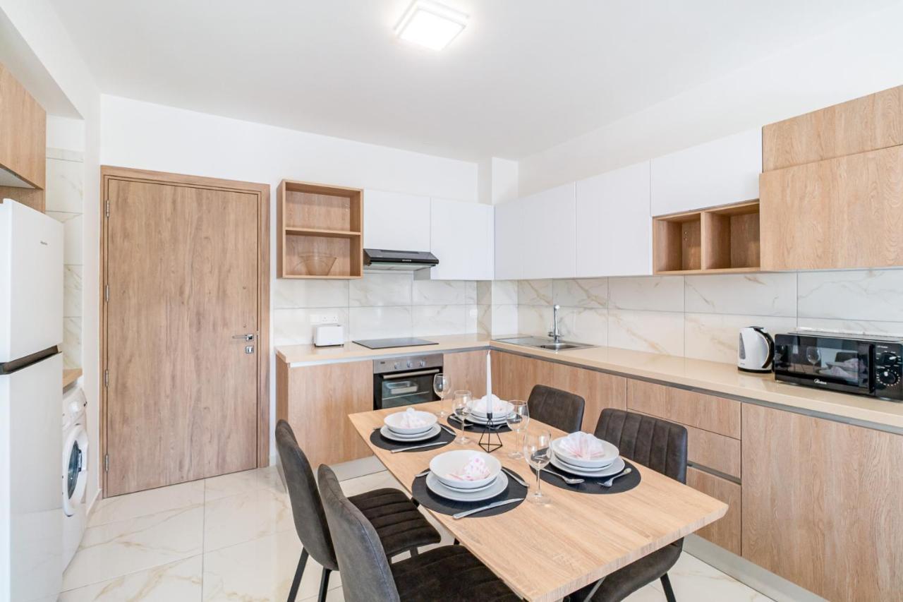 Adolina Apartments By Ezoria Villas Paphos Ngoại thất bức ảnh