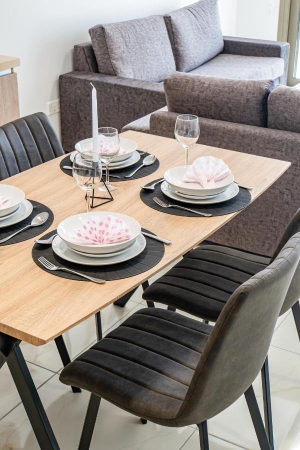 Adolina Apartments By Ezoria Villas Paphos Ngoại thất bức ảnh