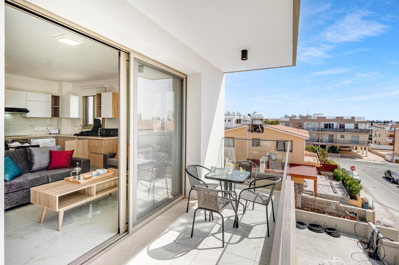 Adolina Apartments By Ezoria Villas Paphos Ngoại thất bức ảnh