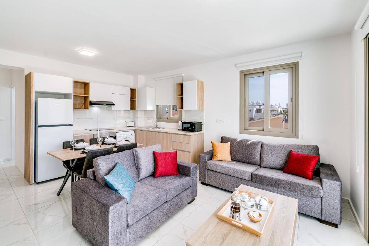 Adolina Apartments By Ezoria Villas Paphos Ngoại thất bức ảnh