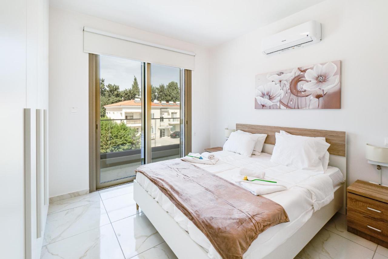 Adolina Apartments By Ezoria Villas Paphos Ngoại thất bức ảnh