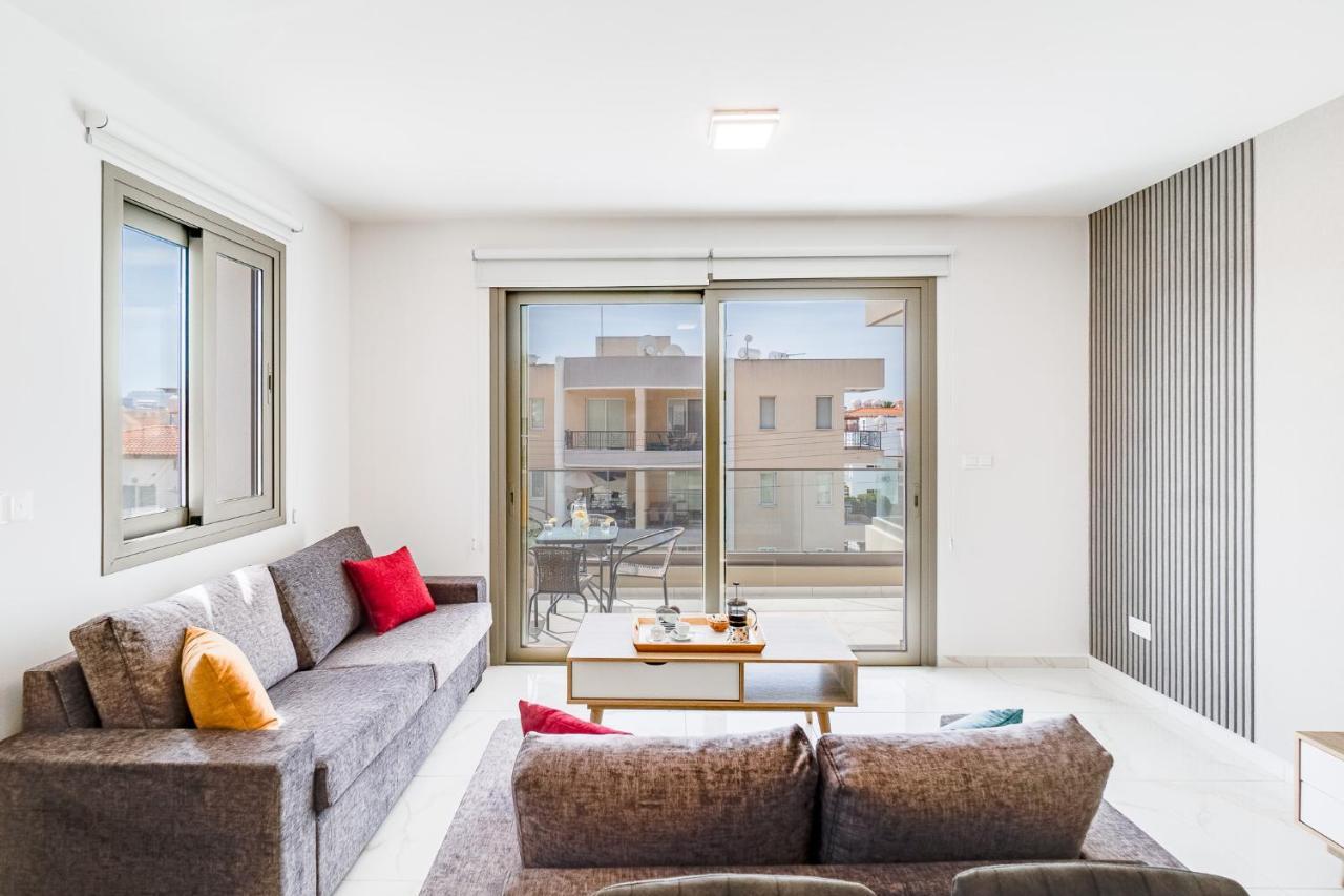 Adolina Apartments By Ezoria Villas Paphos Ngoại thất bức ảnh