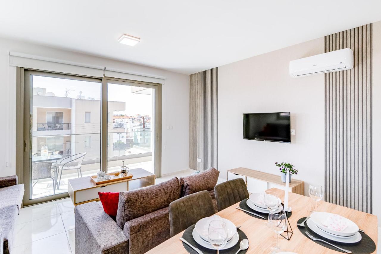 Adolina Apartments By Ezoria Villas Paphos Ngoại thất bức ảnh
